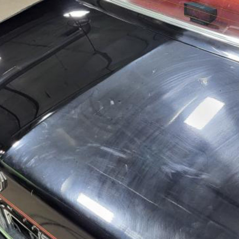Comparaison avant et après polissage sur carrosserie oxydée